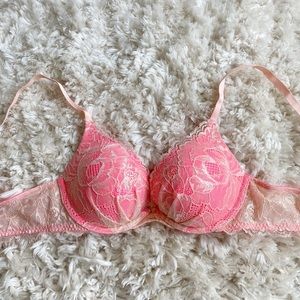Victoria’s Secret Very Sexy lace bra 34B